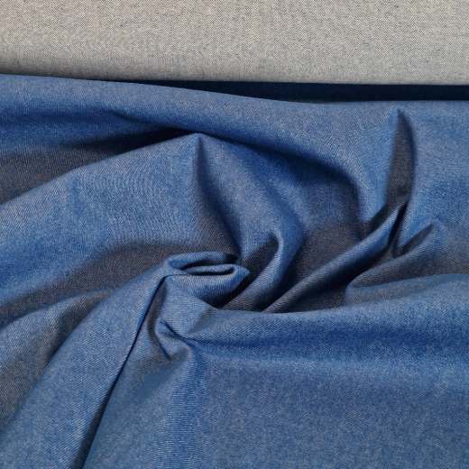 Dieser Denim ist unbehandelt und nicht vorgewaschen. Dadurch hat er diese satte, tiefblaue Farbe.