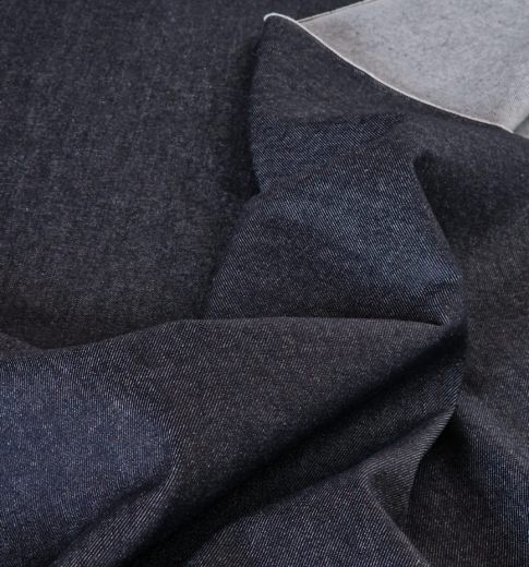 dunkelblauer Jeansstoff aus reiner Baumwolle