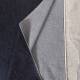 beidseitige Ansicht des indigoblauen Jeansstoffs
