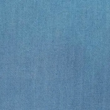 hellblauer, sehr weicher Hemdenjeansstoff aus Tencel
